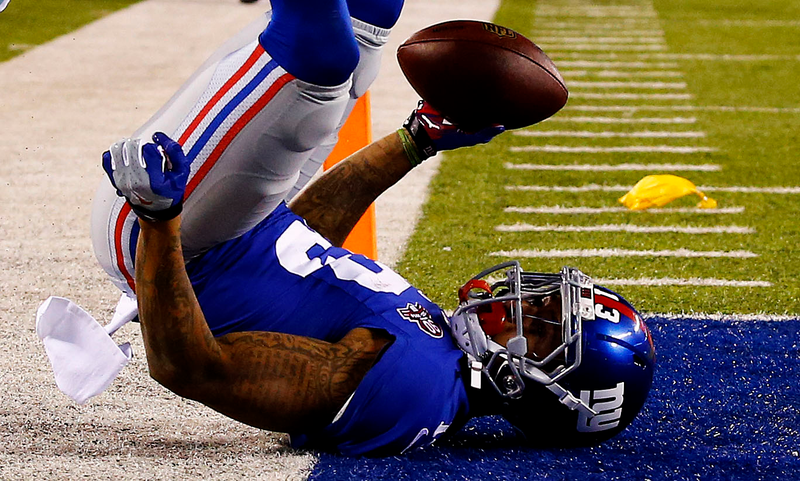 Illustration for article titled It Sure Looks Like Odell Beckham Jr. Made That Catch With Three Fingers